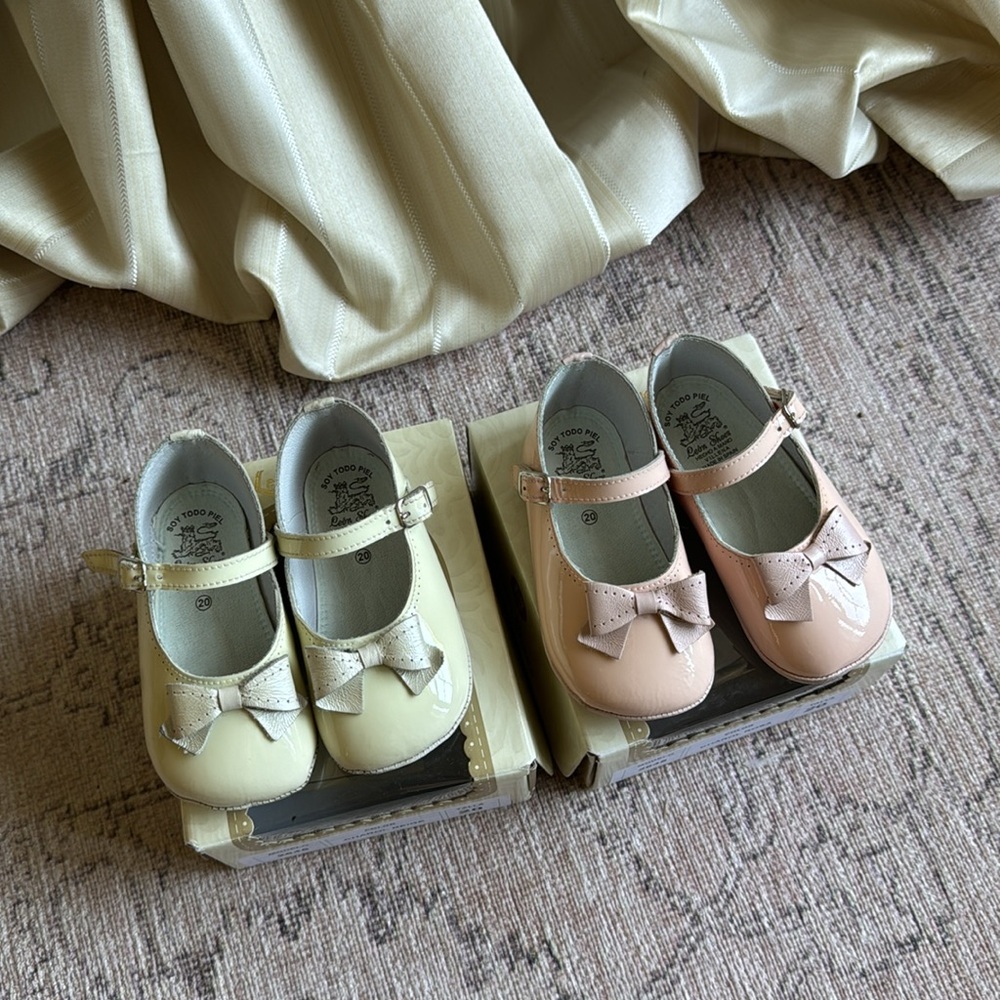 Leon Baby Shoes from England 🇬🇧 Size 20 US 4/5 Darling 👑🎀